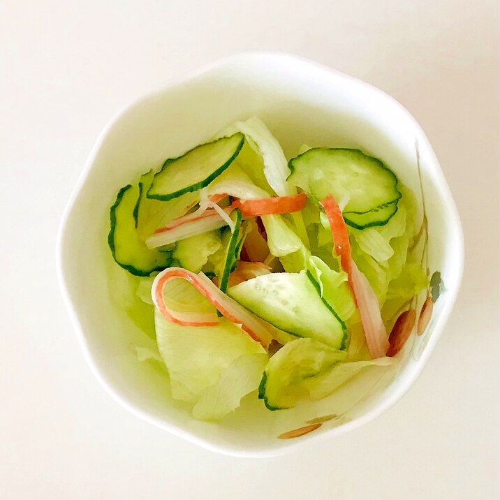 カニカマ入り野菜サラダ